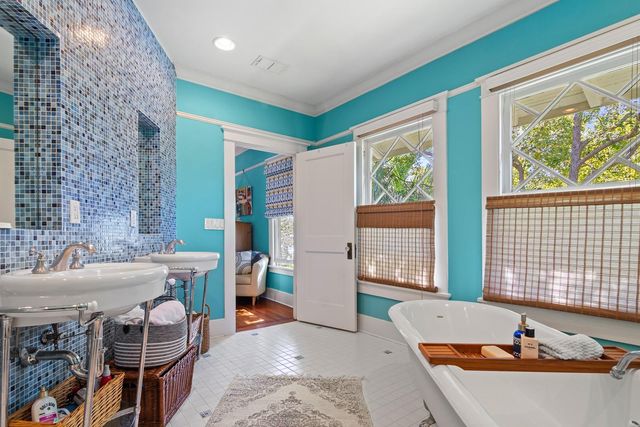 1027 S DAKOTA AVENUE, Tampa, FL 33606