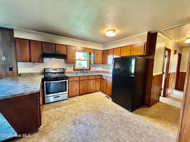 1918 Us 74 E Highway, Hamlet, NC 28345