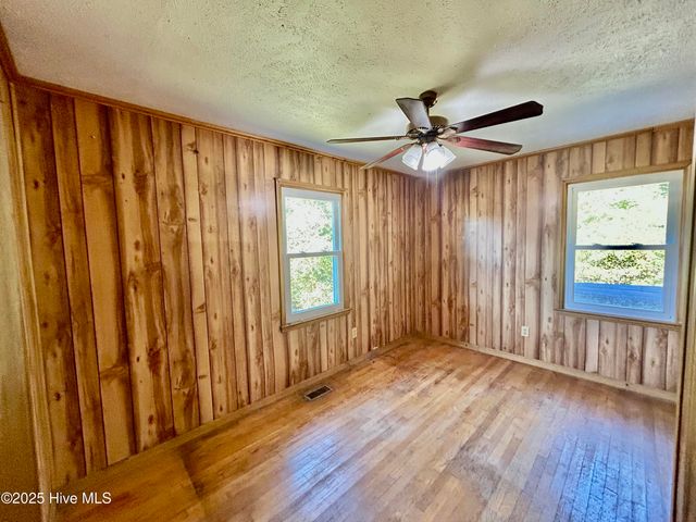 1918 Us 74 E Highway, Hamlet, NC 28345