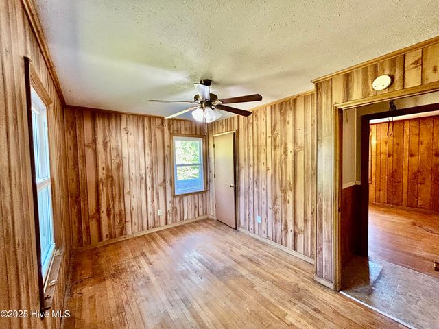 1918 Us 74 E Highway, Hamlet, NC 28345