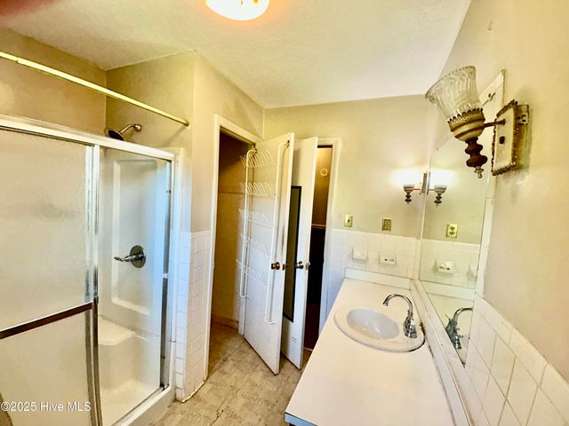 1918 Us 74 E Highway, Hamlet, NC 28345