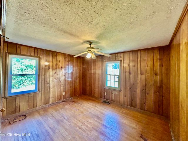 1918 Us 74 E Highway, Hamlet, NC 28345