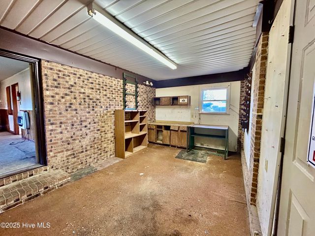 1918 Us 74 E Highway, Hamlet, NC 28345