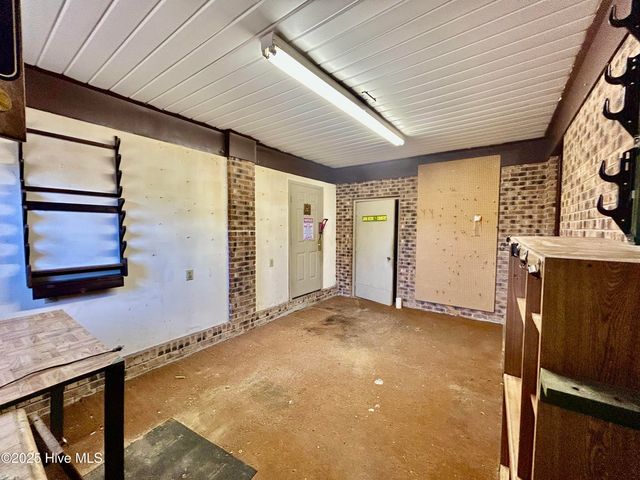 1918 Us 74 E Highway, Hamlet, NC 28345