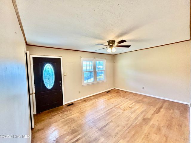 1918 Us 74 E Highway, Hamlet, NC 28345