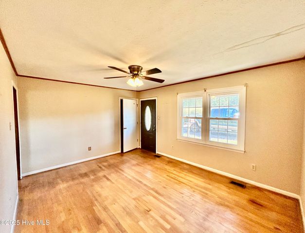 1918 Us 74 E Highway, Hamlet, NC 28345