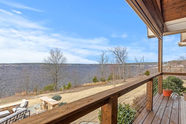 985 Sunset Circle, Jasper, TN 37347