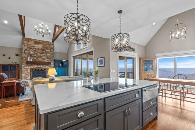 985 Sunset Circle, Jasper, TN 37347