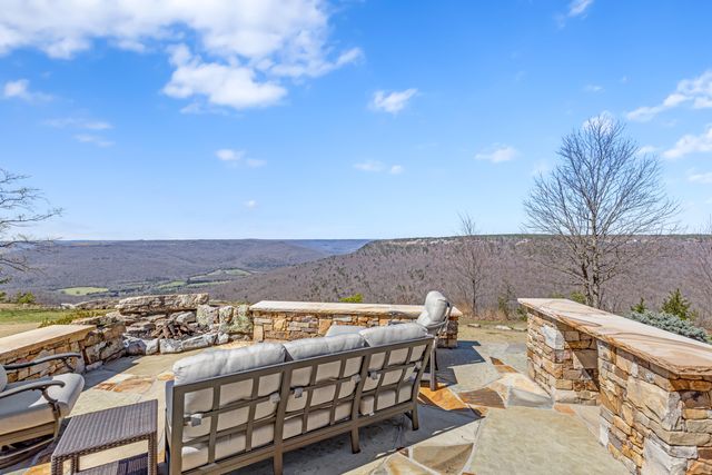 985 Sunset Circle, Jasper, TN 37347