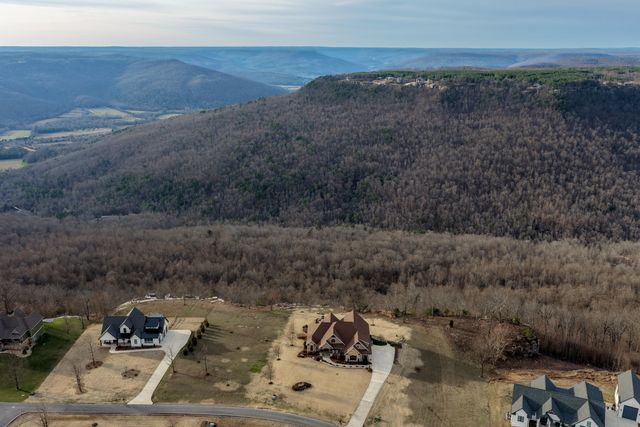 985 Sunset Circle, Jasper, TN 37347