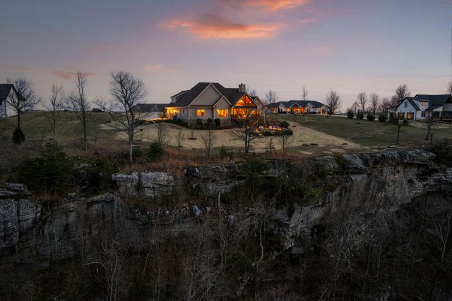 985 Sunset Circle, Jasper, TN 37347