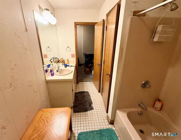 817 Woodtick Road A, Waterbury, CT 06705