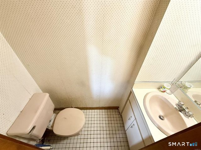 817 Woodtick Road A, Waterbury, CT 06705