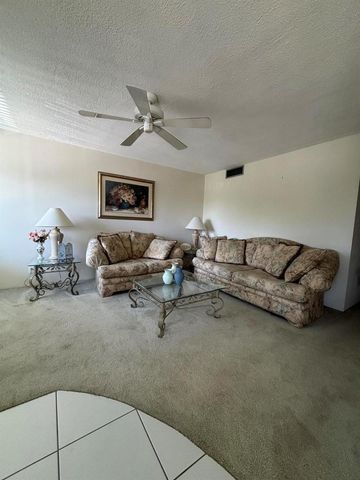 3000 SPRINGDALE Boulevard 316, Palm Springs, FL 33461