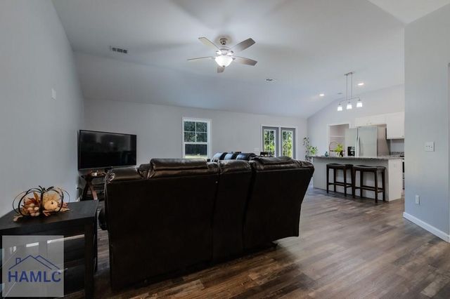 650 Linden Drive, Jesup, GA 31545