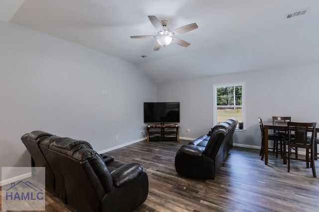 650 Linden Drive, Jesup, GA 31545