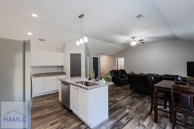 650 Linden Drive, Jesup, GA 31545