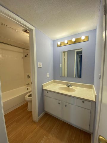 9000 Bissonnet Street 706, Houston, TX 77074