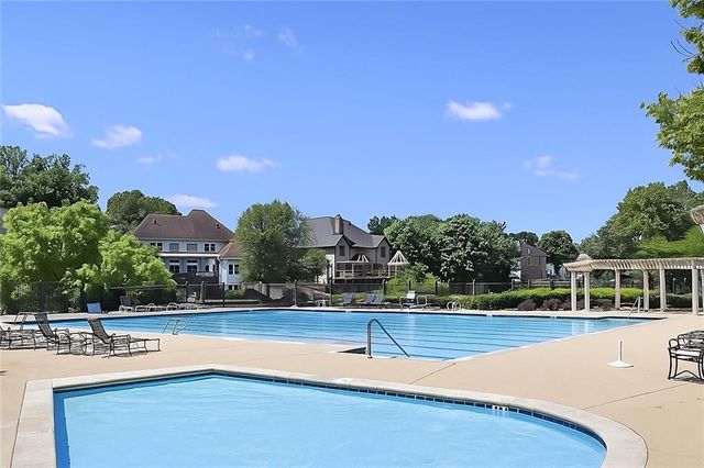 650 Garden Wilde Place, Roswell, GA 30075