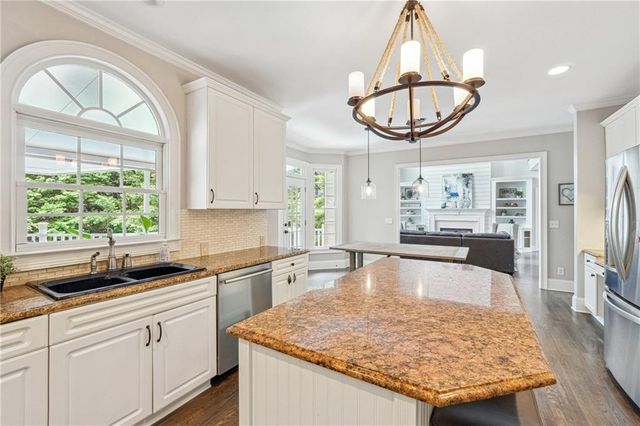 650 Garden Wilde Place, Roswell, GA 30075