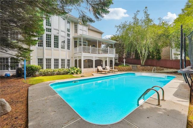 650 Garden Wilde Place, Roswell, GA 30075