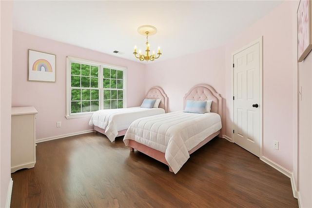 650 Garden Wilde Place, Roswell, GA 30075