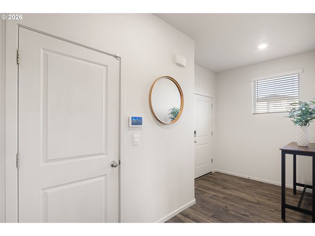 2483 30TH Pl, Springfield, OR 97477