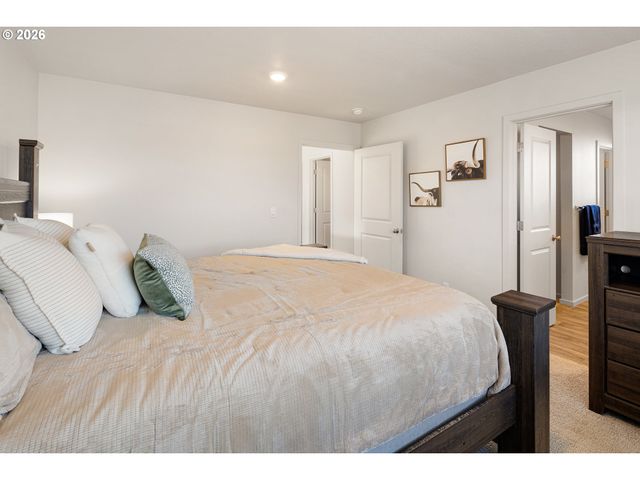 2483 30TH Pl, Springfield, OR 97477