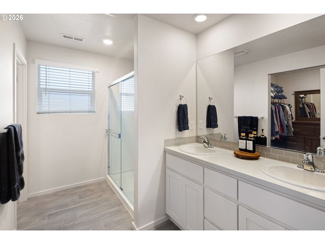 2483 30TH Pl, Springfield, OR 97477