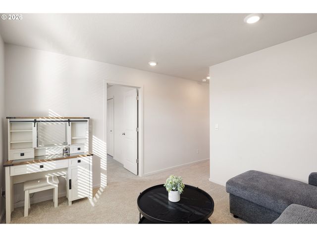 2483 30TH Pl, Springfield, OR 97477