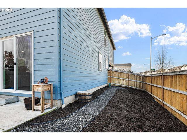 2483 30TH Pl, Springfield, OR 97477