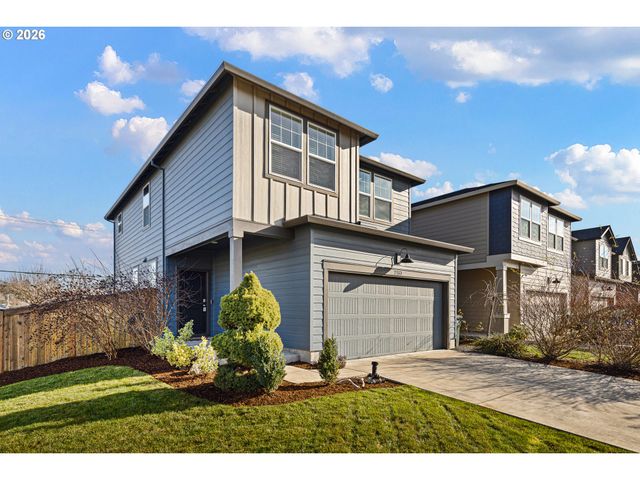 2483 30TH Pl, Springfield, OR 97477