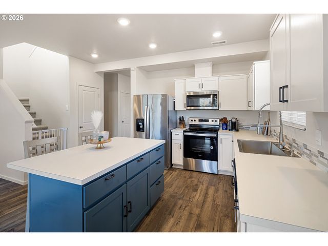 2483 30TH Pl, Springfield, OR 97477