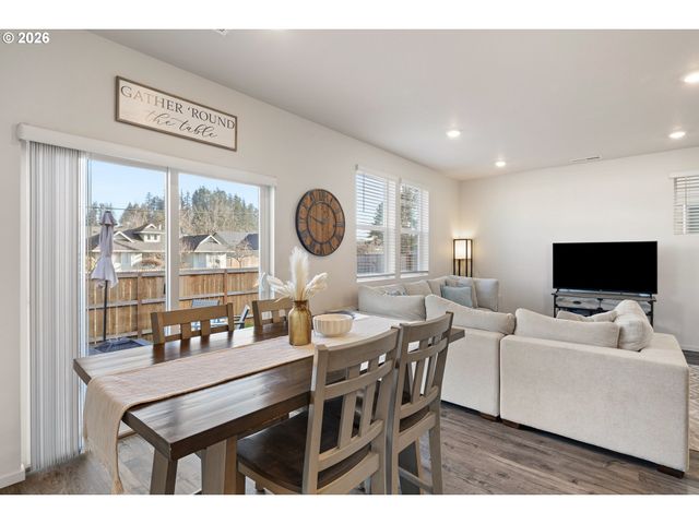 2483 30TH Pl, Springfield, OR 97477