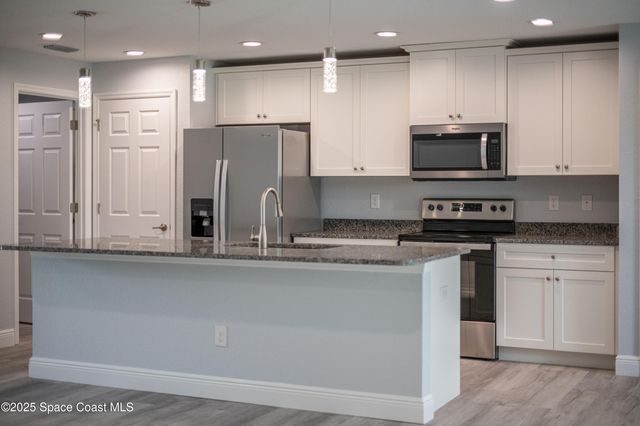 555 Harrison Street SW, Palm Bay, FL 32908