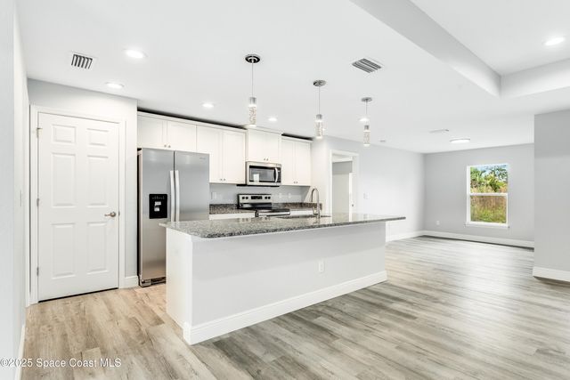 555 Harrison Street SW, Palm Bay, FL 32908