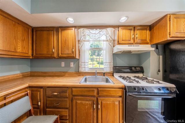 2512 Maclay Avenue, Bronx, NY 10461