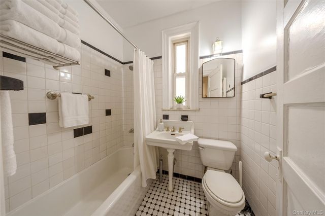 2512 Maclay Avenue, Bronx, NY 10461