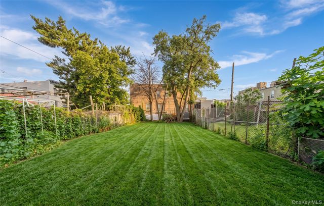 2512 Maclay Avenue, Bronx, NY 10461