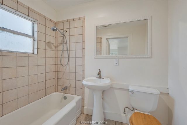 409 North Hutchins, Bryan, TX 77803