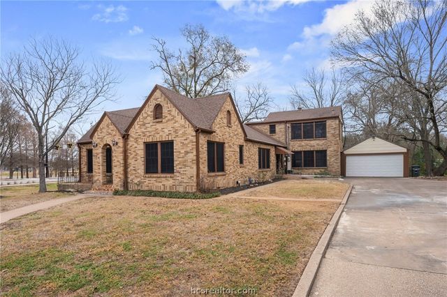 409 North Hutchins, Bryan, TX 77803