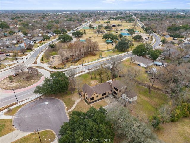 409 North Hutchins, Bryan, TX 77803