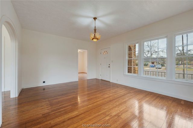 409 North Hutchins, Bryan, TX 77803