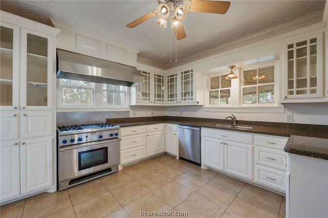 409 North Hutchins, Bryan, TX 77803