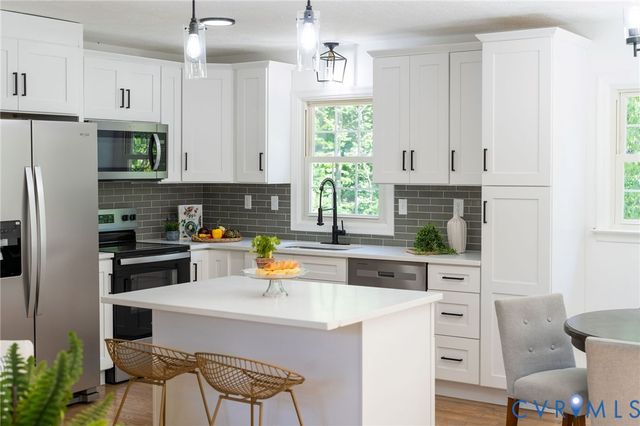 2208 Banbury St, Charlottesville, VA 22901