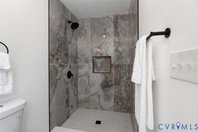 2208 Banbury St, Charlottesville, VA 22901