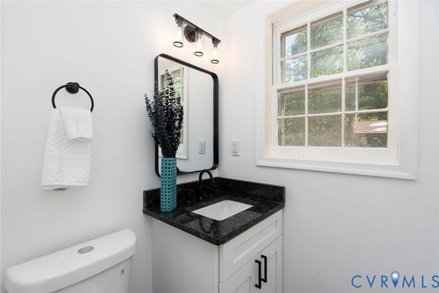 2208 Banbury St, Charlottesville, VA 22901