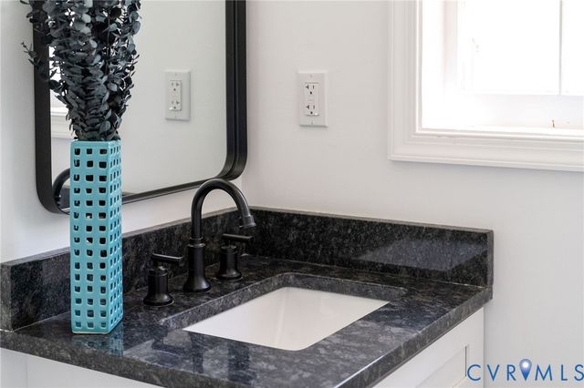 2208 Banbury St, Charlottesville, VA 22901
