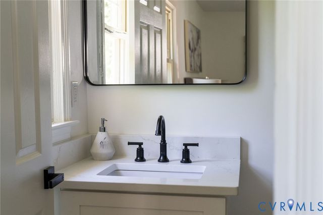 2208 Banbury St, Charlottesville, VA 22901