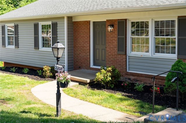 2208 Banbury St, Charlottesville, VA 22901